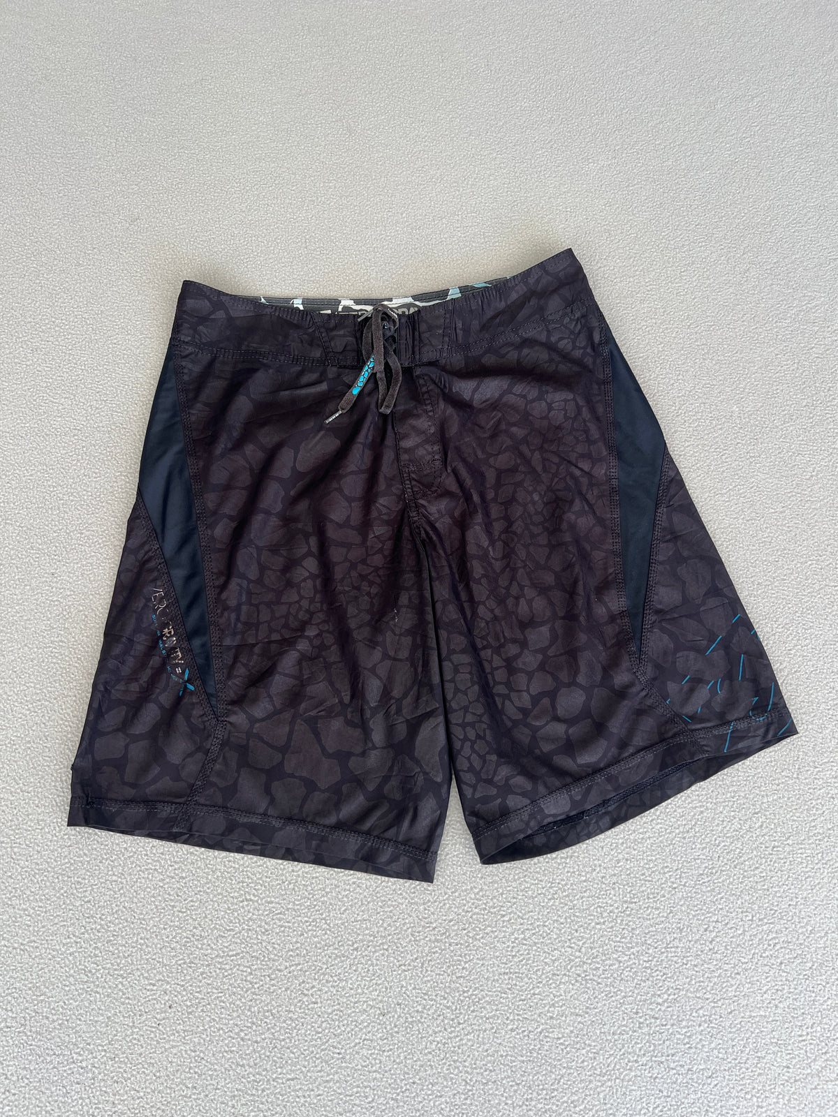 Vintage Billabong Taj Burrows Signature Boardies - Size 32"