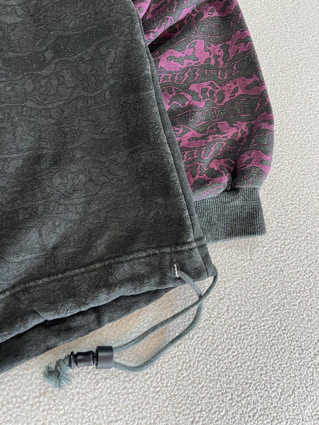 Vintage Lightning Bolt Crewneck - Size M