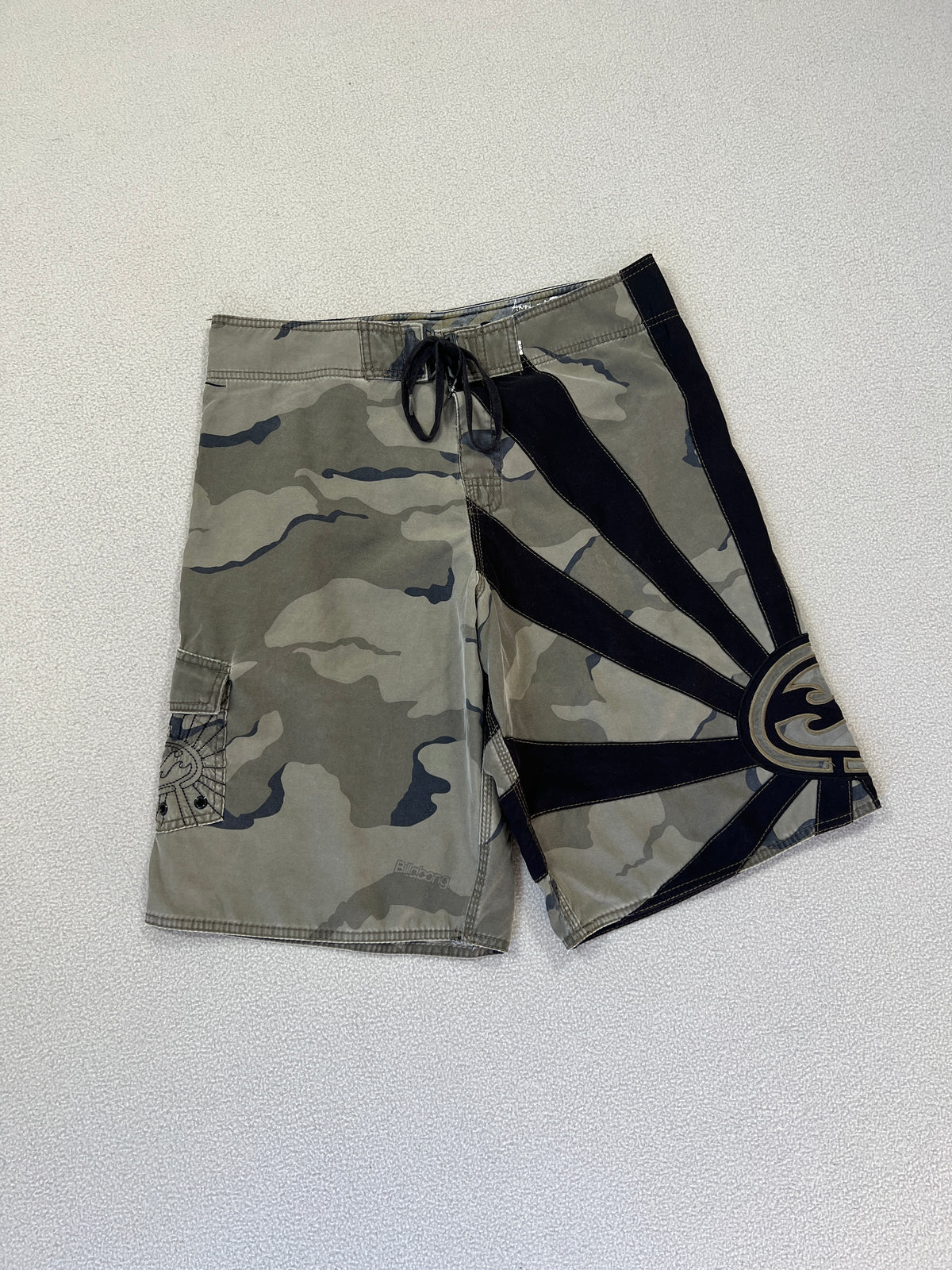 Vintage Billabong Andy Irons Signature Rising Suns Camo Boardies - Size 34"
