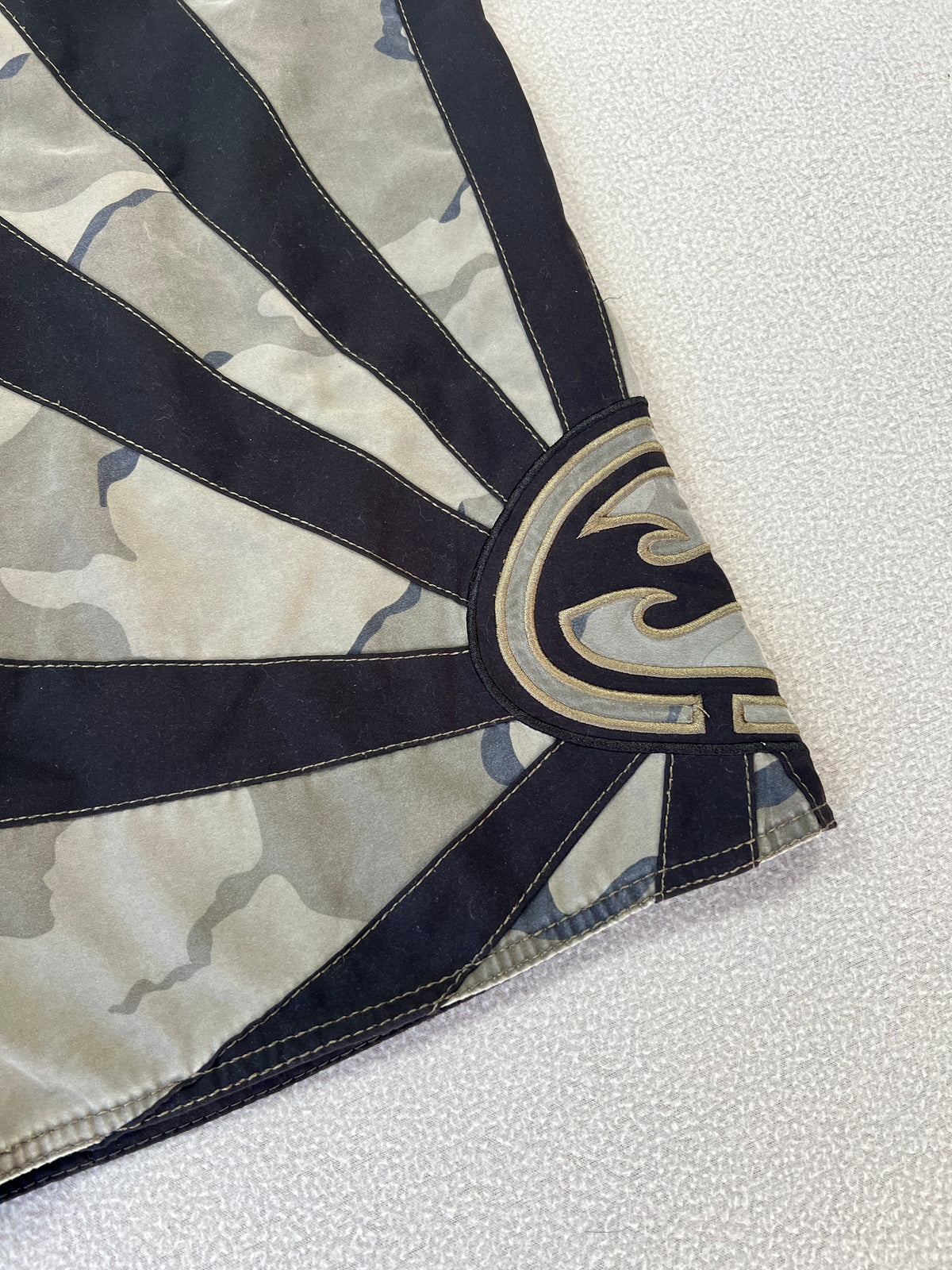 Vintage Billabong Andy Irons Signature Rising Suns Camo Boardies - Size 34"