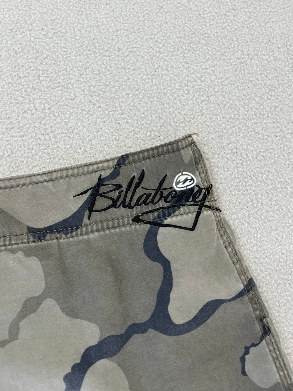 Vintage Billabong Andy Irons Signature Rising Suns Camo Boardies - Size 34"