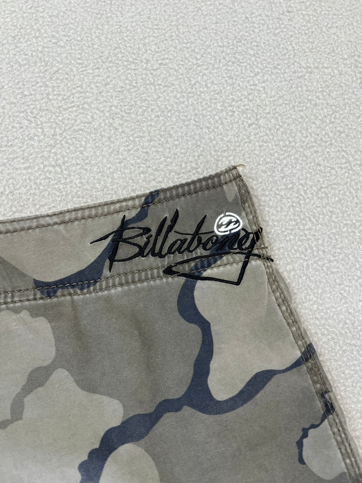 Vintage Billabong Andy Irons Signature Rising Suns Camo Boardies - Size 34"