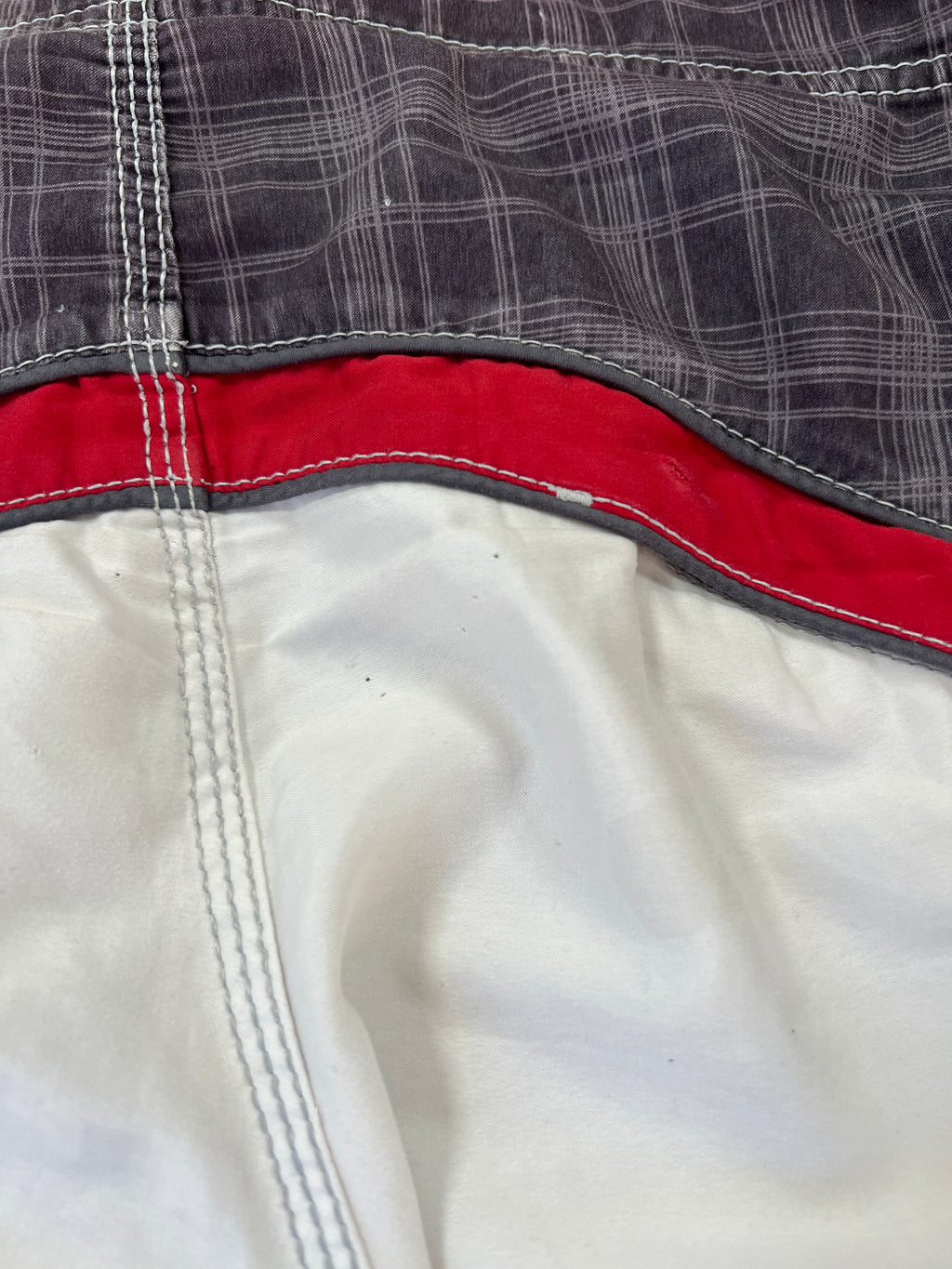 Vintage Billabong Plaid Andy Irons Signature Boardies - Size 34"