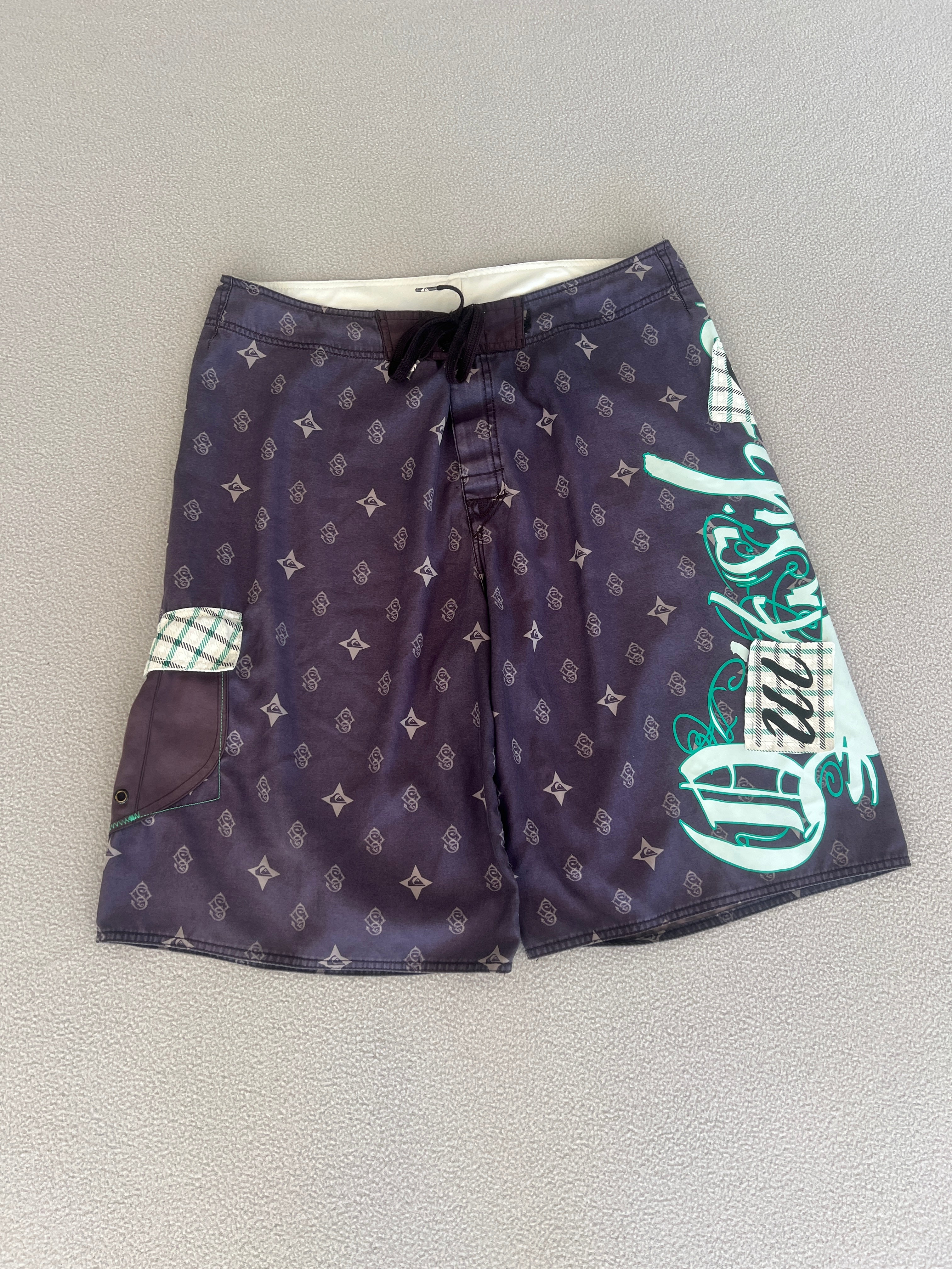 Vintage Quiksilver Y2K Boardies - Size 34"