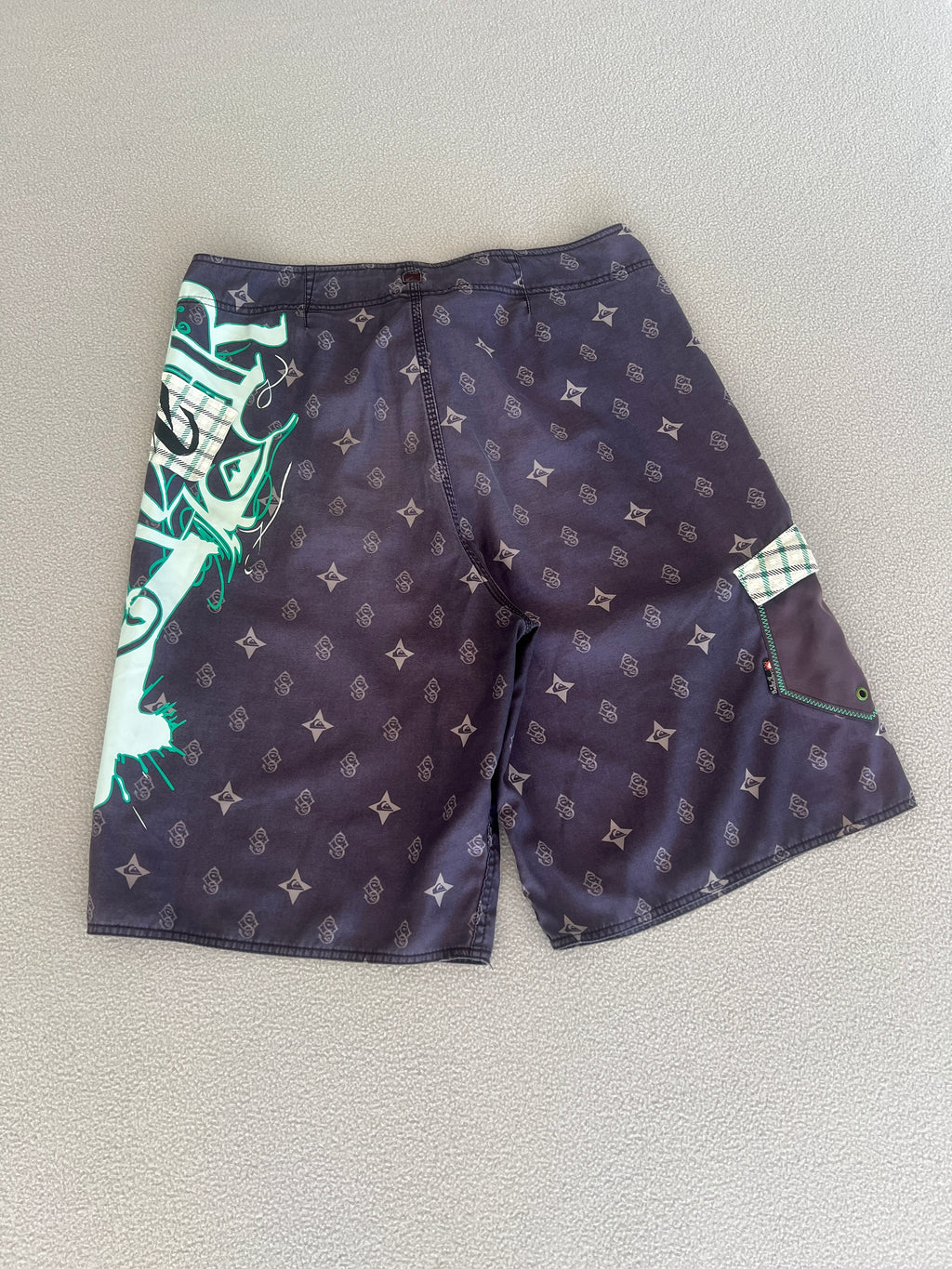 Vintage Quiksilver Y2K Boardies - Size 34"