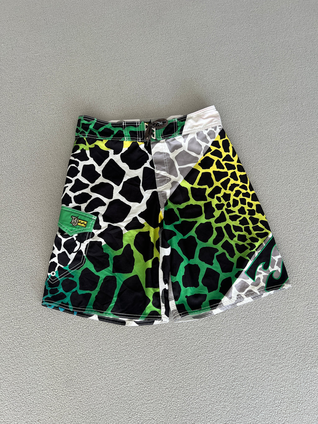 Vintage Billabong Taj Burrows Signature Boardies - Size 32"