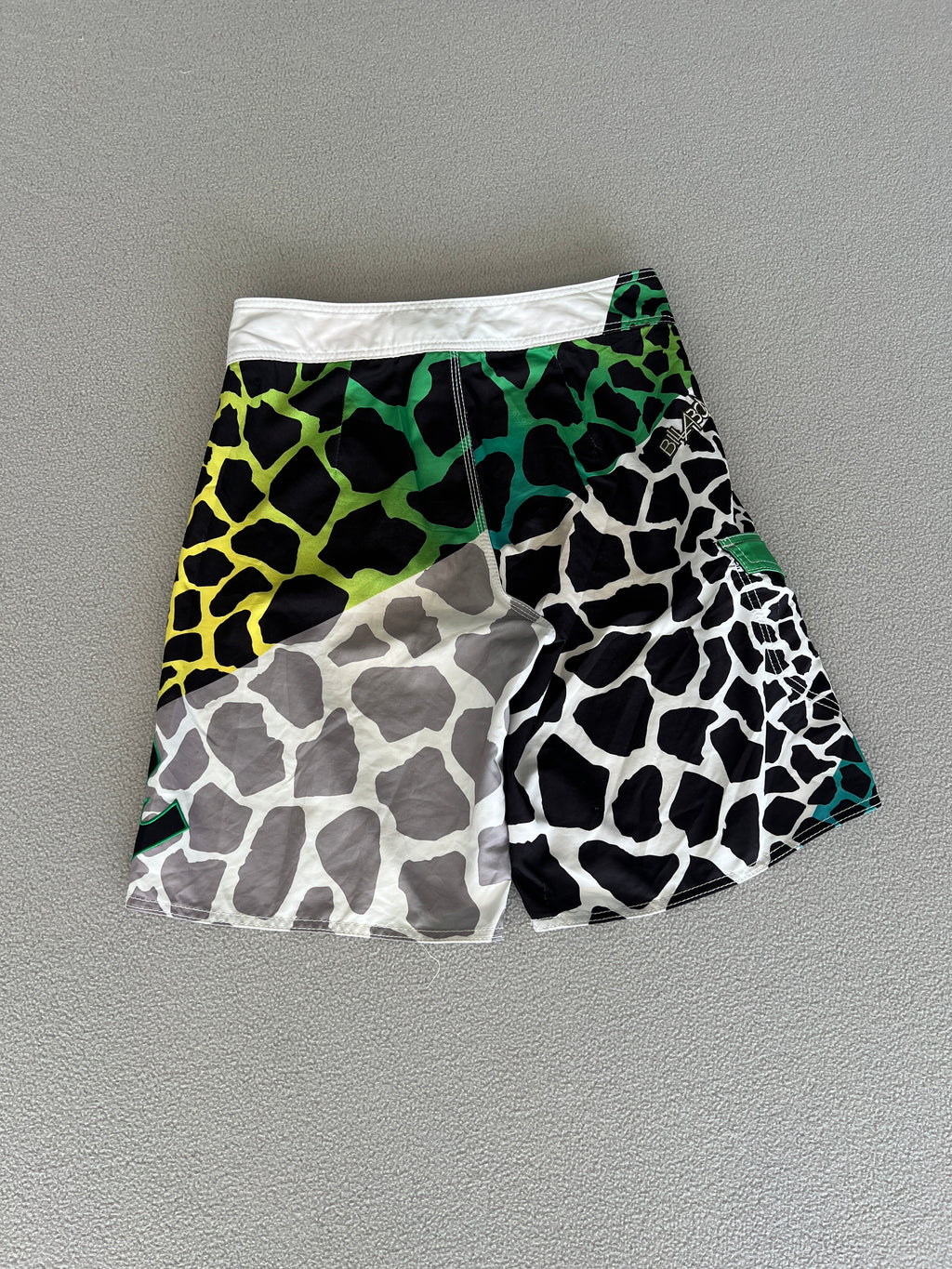 Vintage Billabong Taj Burrows Signature Boardies - Size 32"