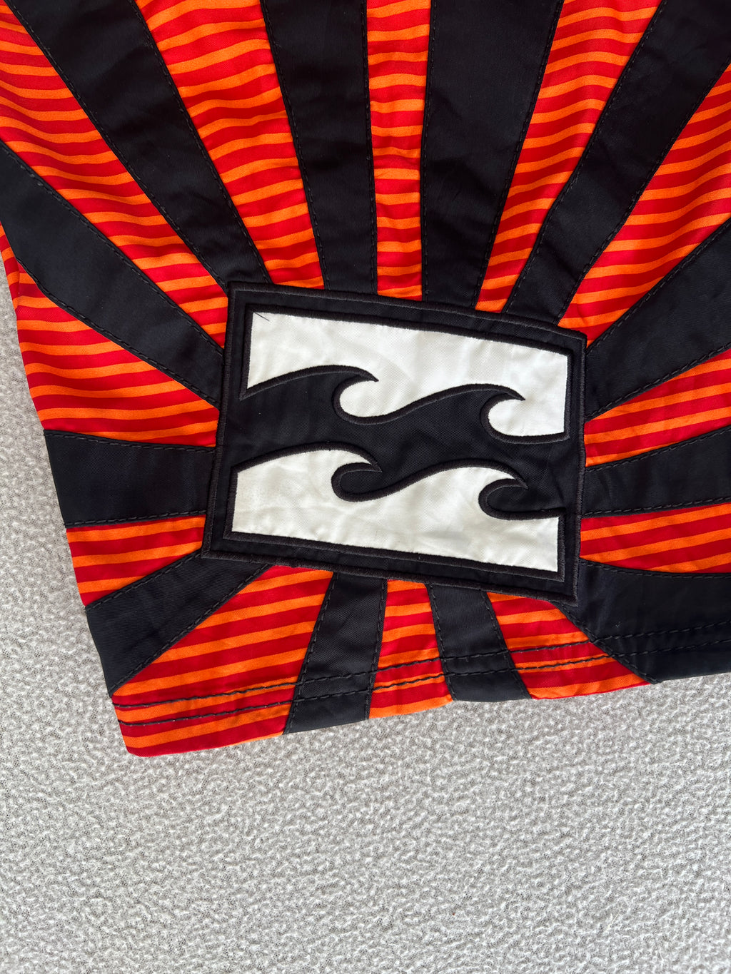 Vintage Billabong Andy Irons 'Rising Sun' Style Boardies - Size 32"