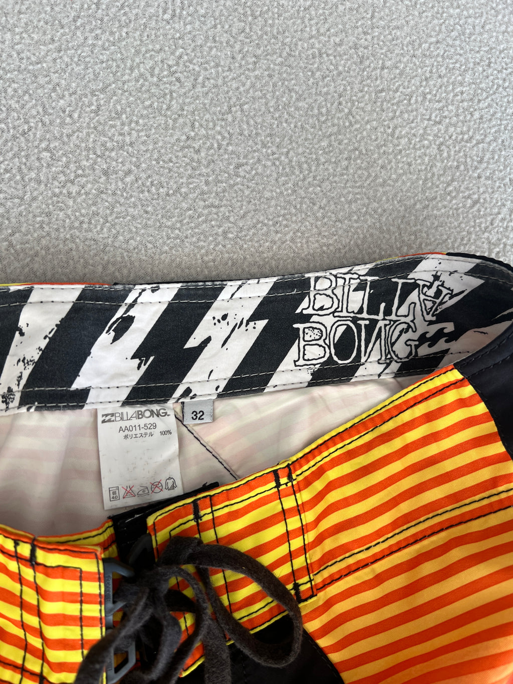 Vintage Billabong Andy Irons 'Rising Sun' Style Boardies - Size 32"