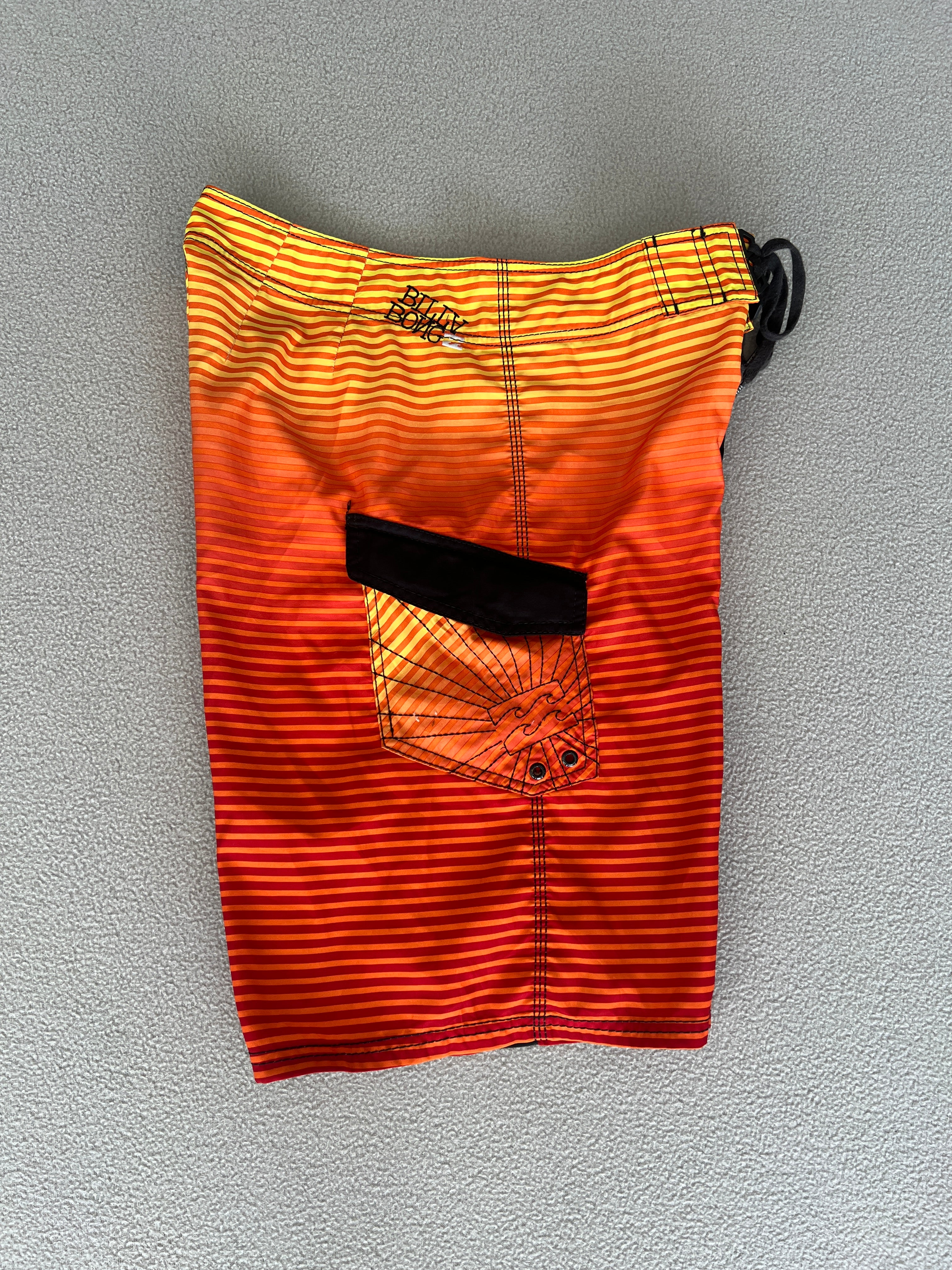 Vintage Billabong Andy Irons 'Rising Sun' Style Boardies - Size 32"