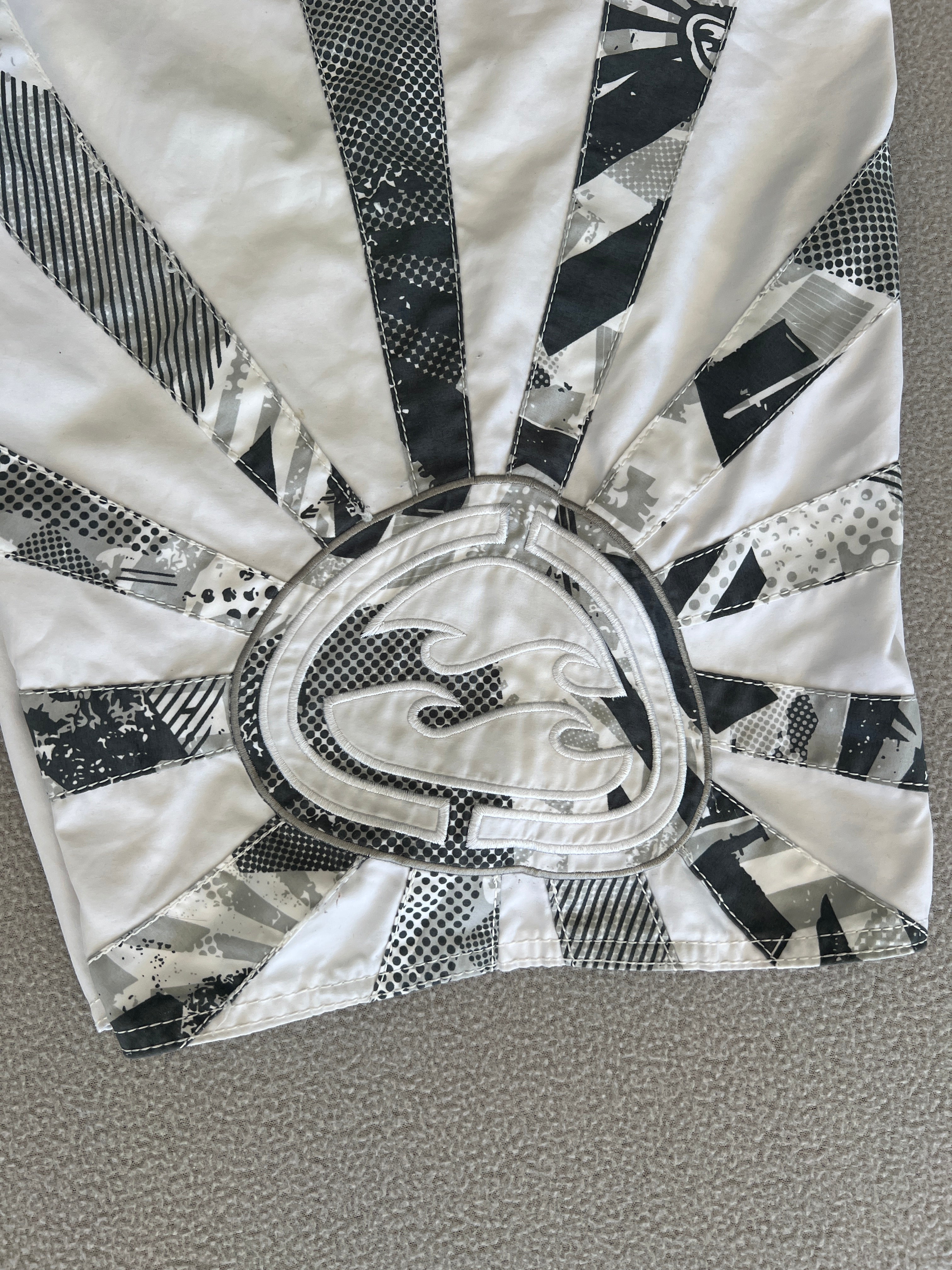 Vintage Billabong Andy Irons 'Rising Sun' Style Boardies - Size 36"