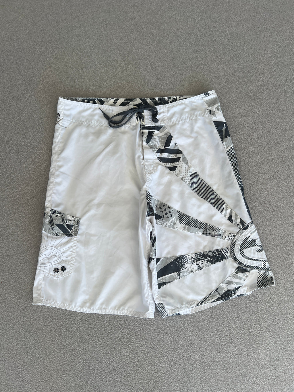 Vintage Billabong Andy Irons 'Rising Sun' Style Boardies - Size 36"