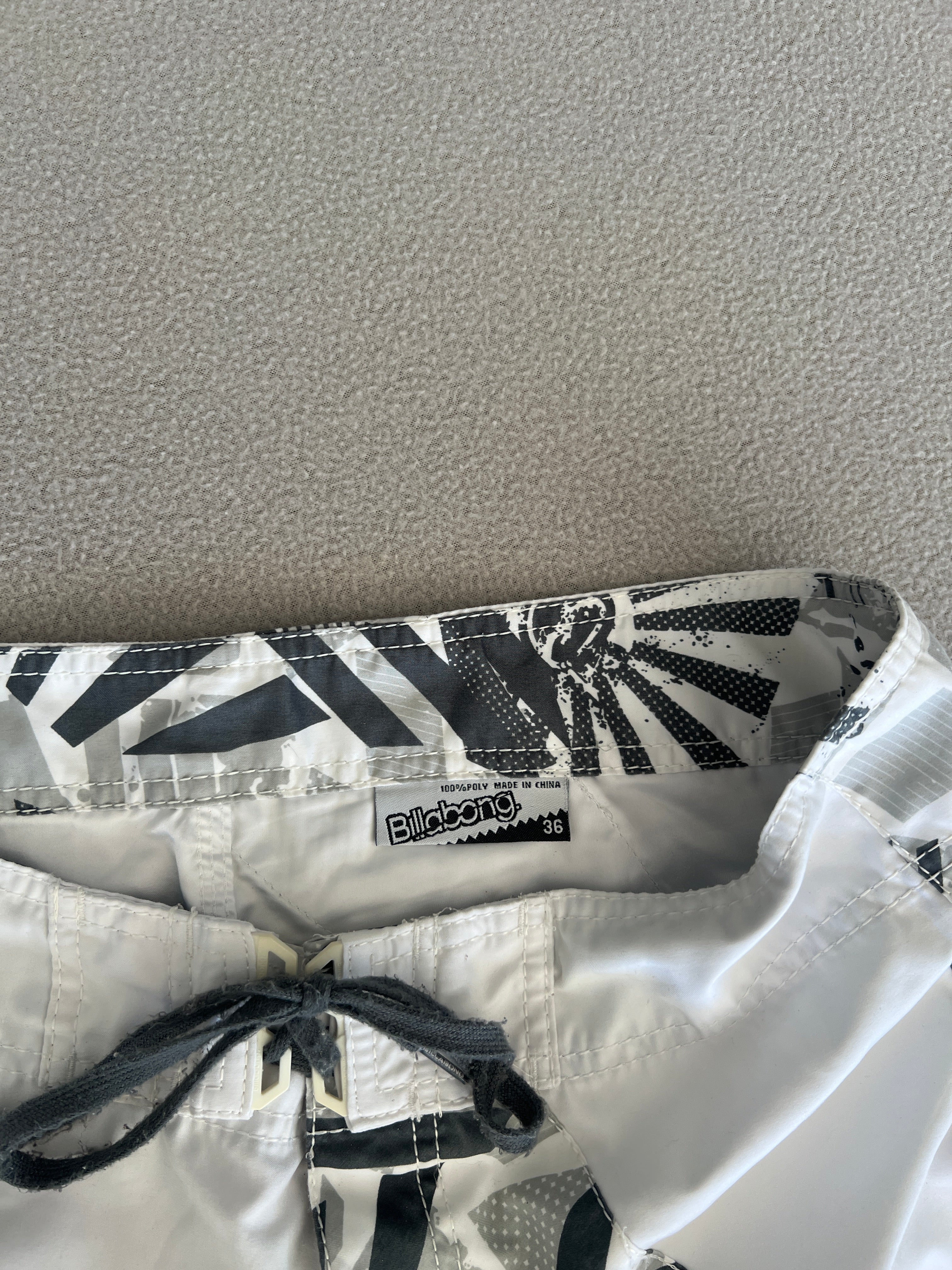 Vintage Billabong Andy Irons 'Rising Sun' Style Boardies - Size 36"