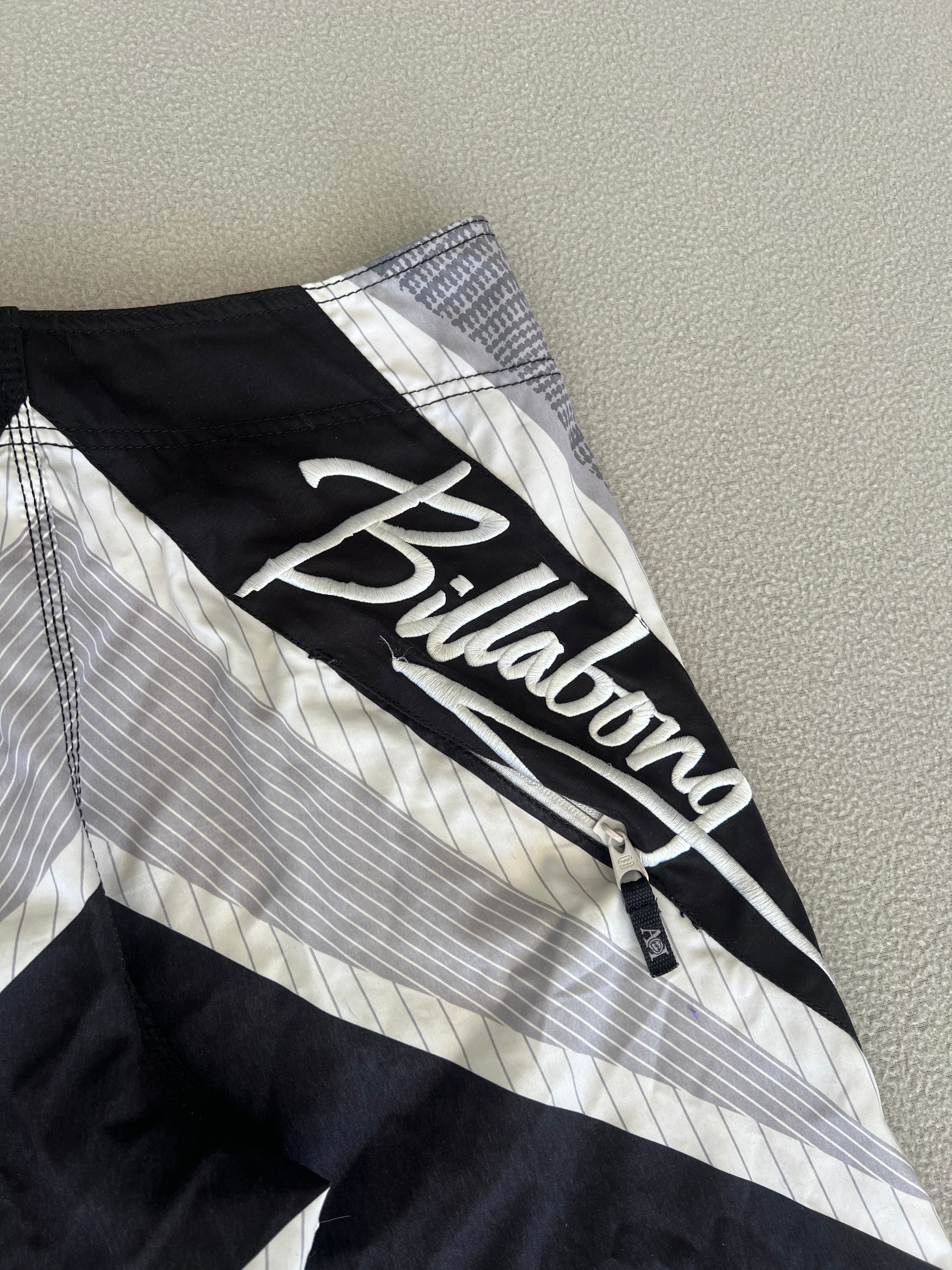 Vintage Billabong Andy Irons Samurai Signature Boardies - Size 30"