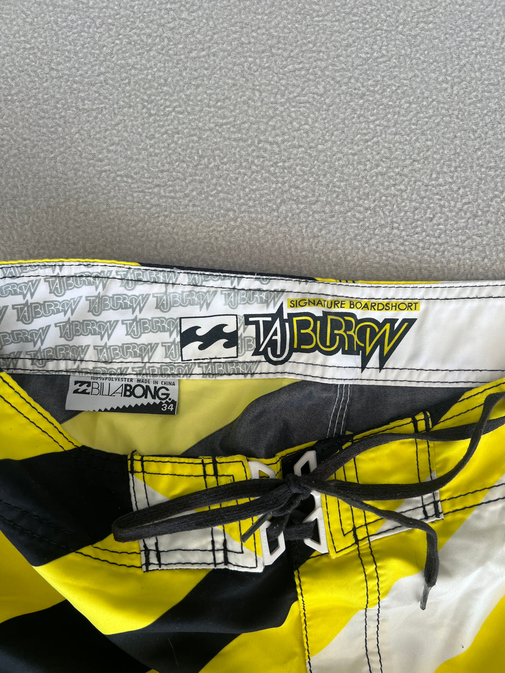 Vintage Billabong Taj Burrows Signature Boardies - Size 34"