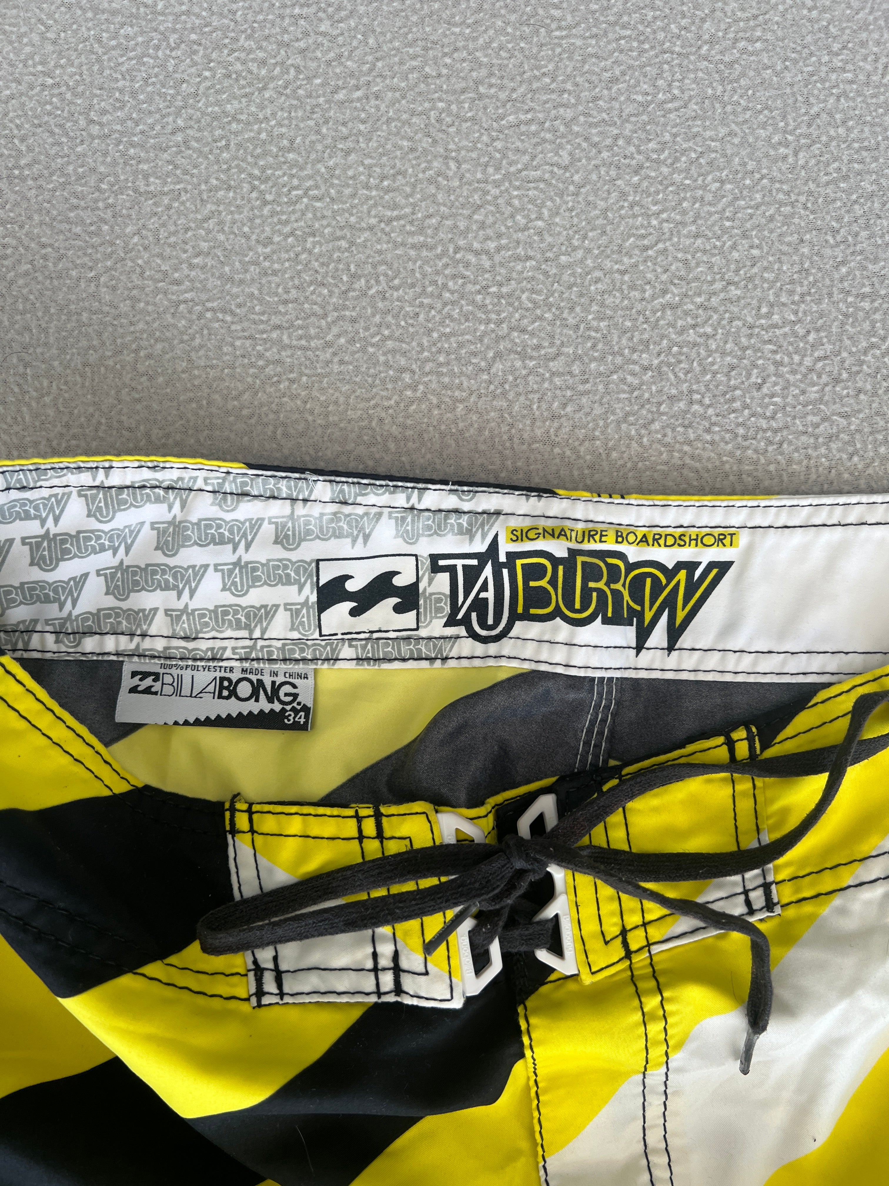 Vintage Billabong Taj Burrows Signature Boardies - Size 34"