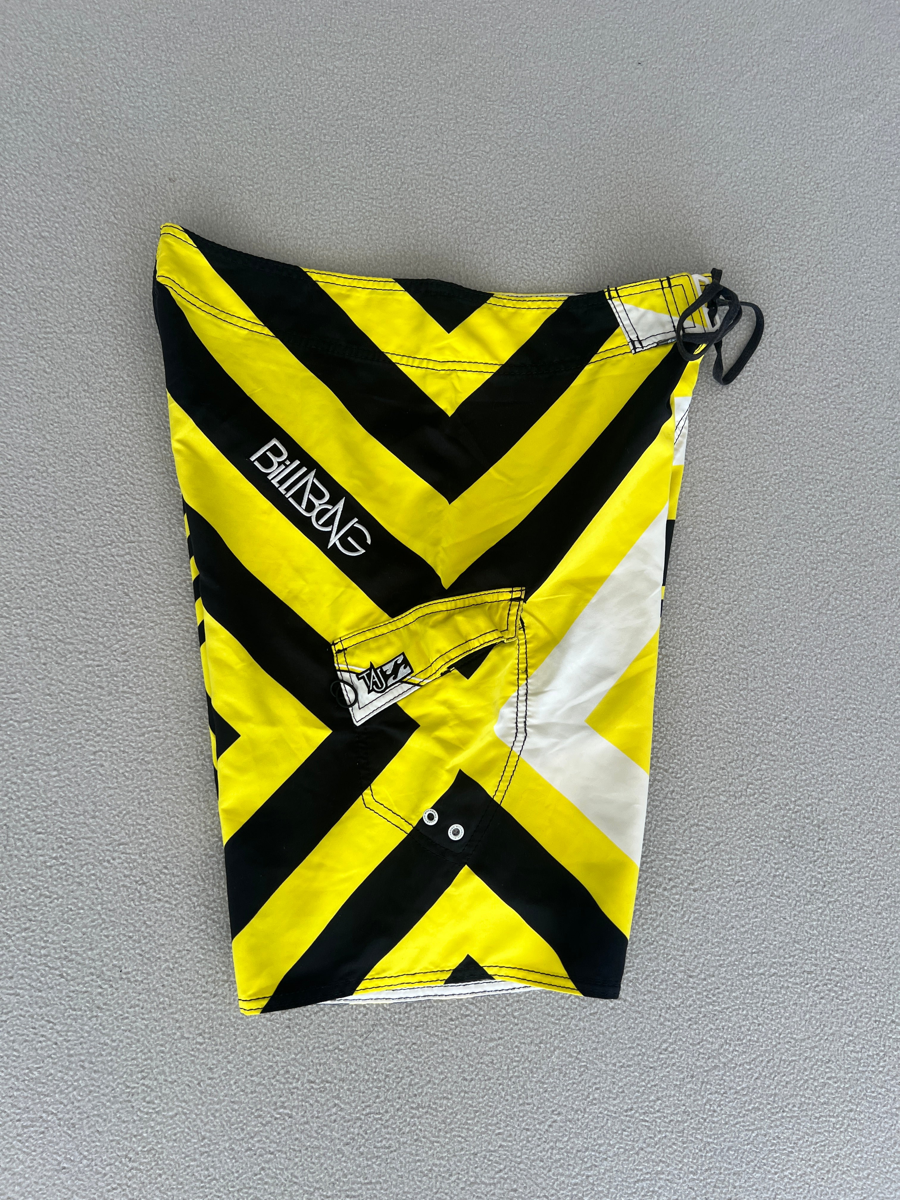 Vintage Billabong Taj Burrows Signature Boardies - Size 34"