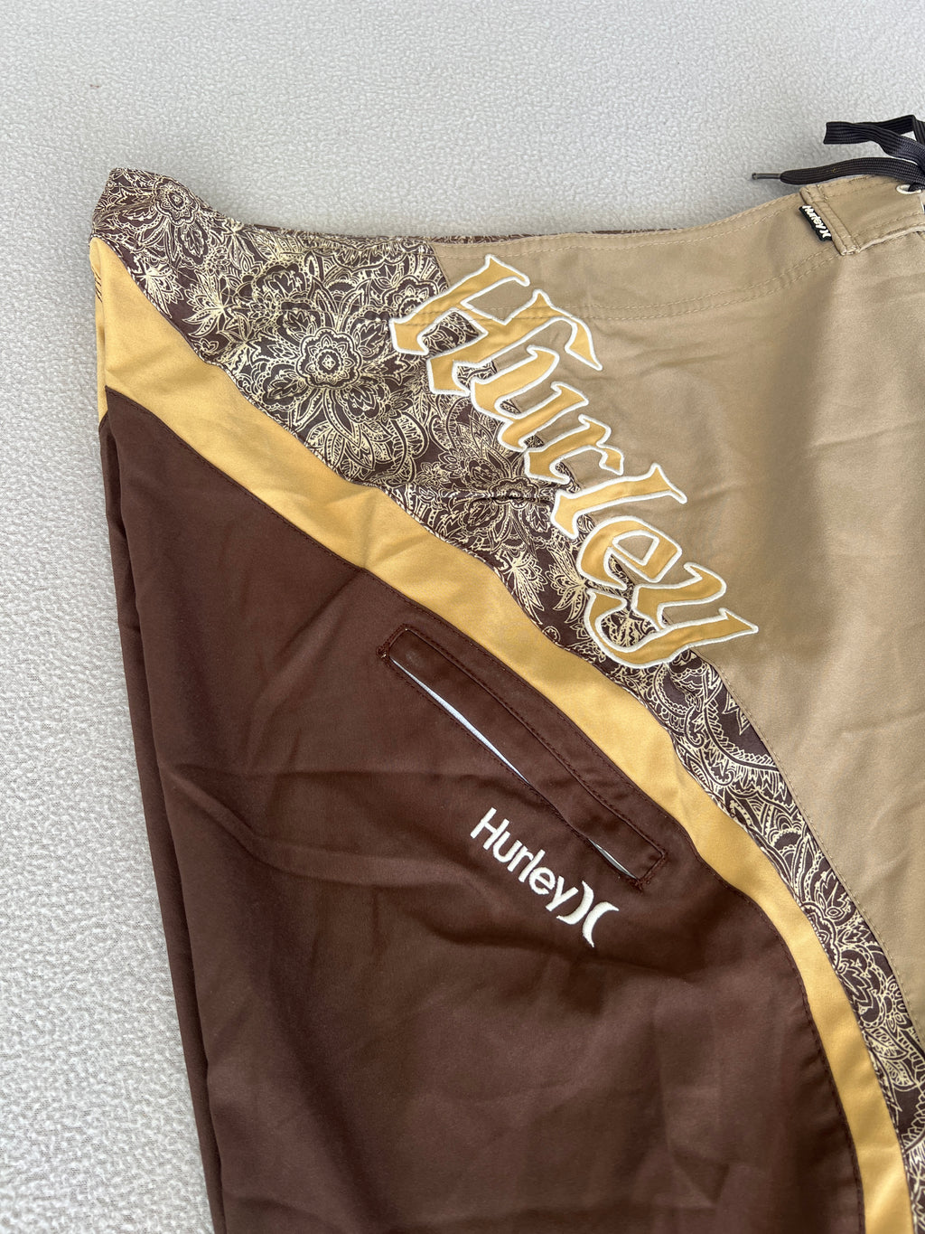 Vintage Hurley Y2K Boardies - Size 34"