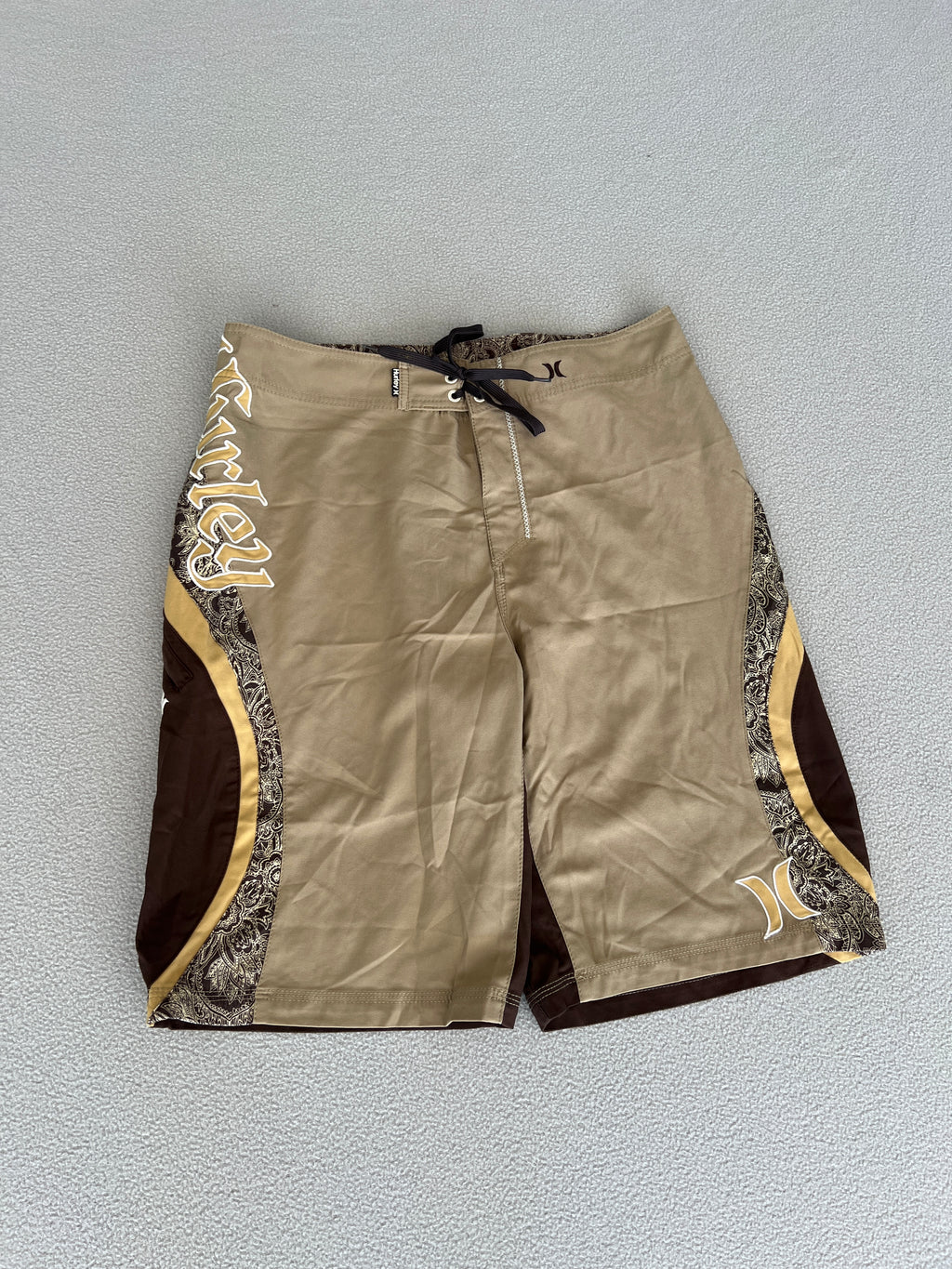 Vintage Hurley Y2K Boardies - Size 34"