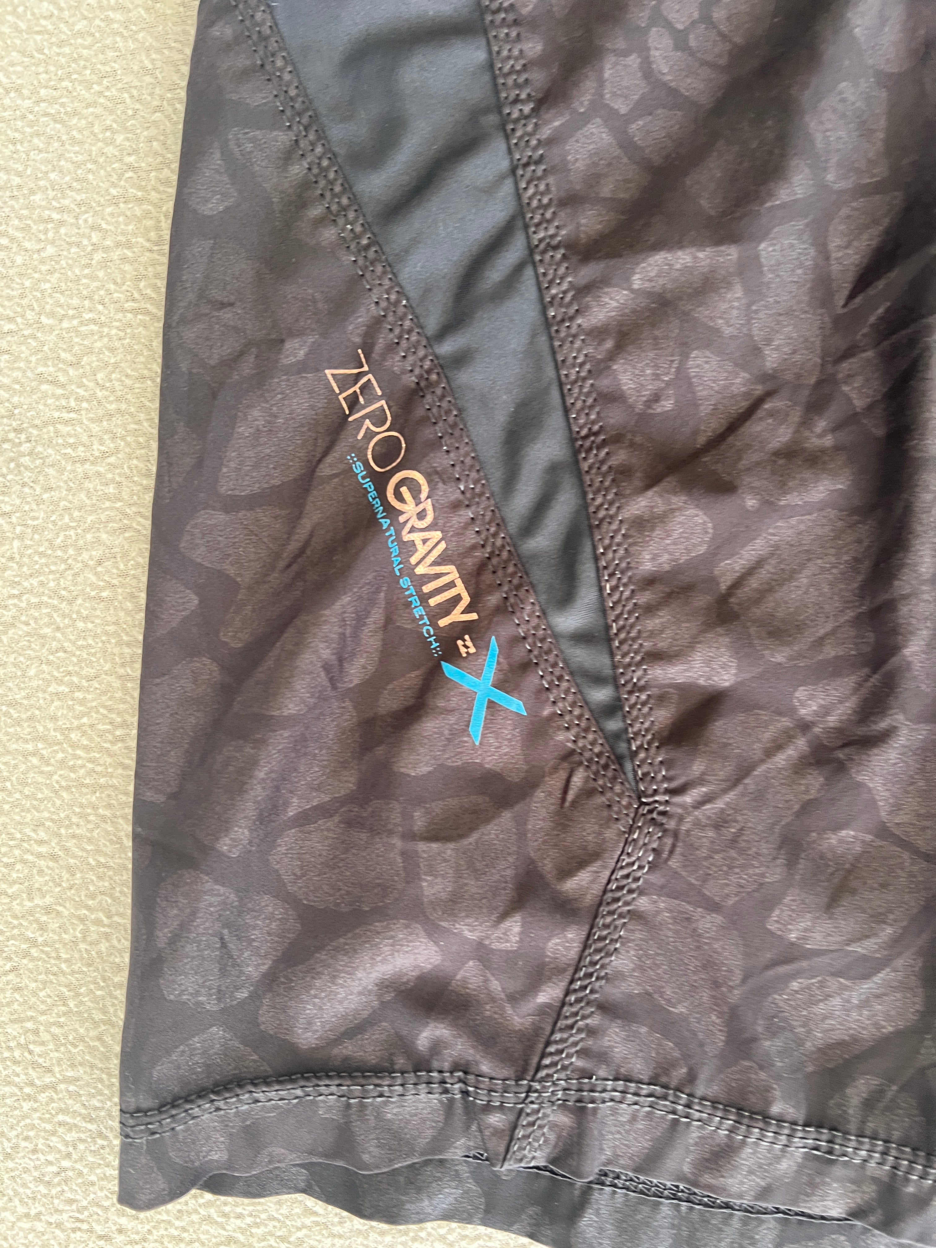 Vintage Billabong Taj Burrows Signature Boardies - Size 32"