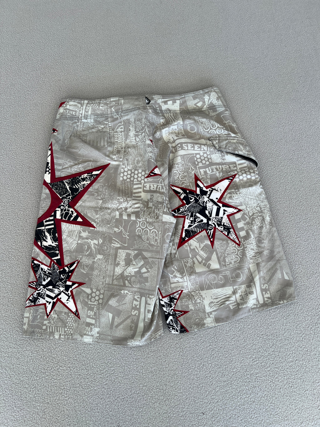 Vintage Volcom Signature Boardies - Size 32"