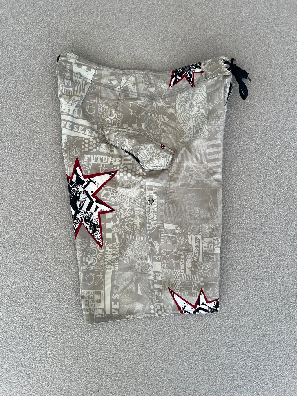 Vintage Volcom Signature Boardies - Size 32"