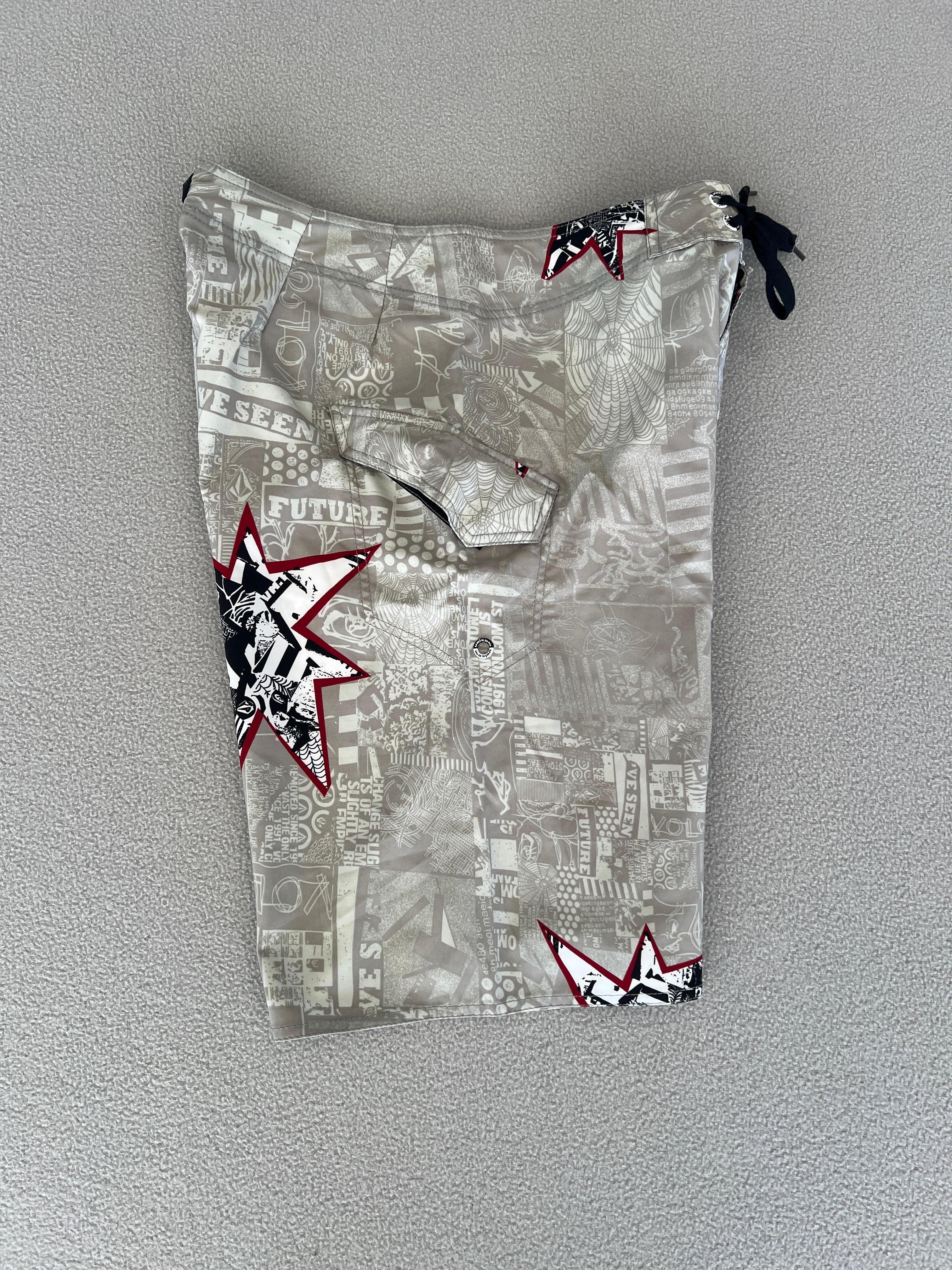 Vintage Volcom Signature Boardies - Size 32"
