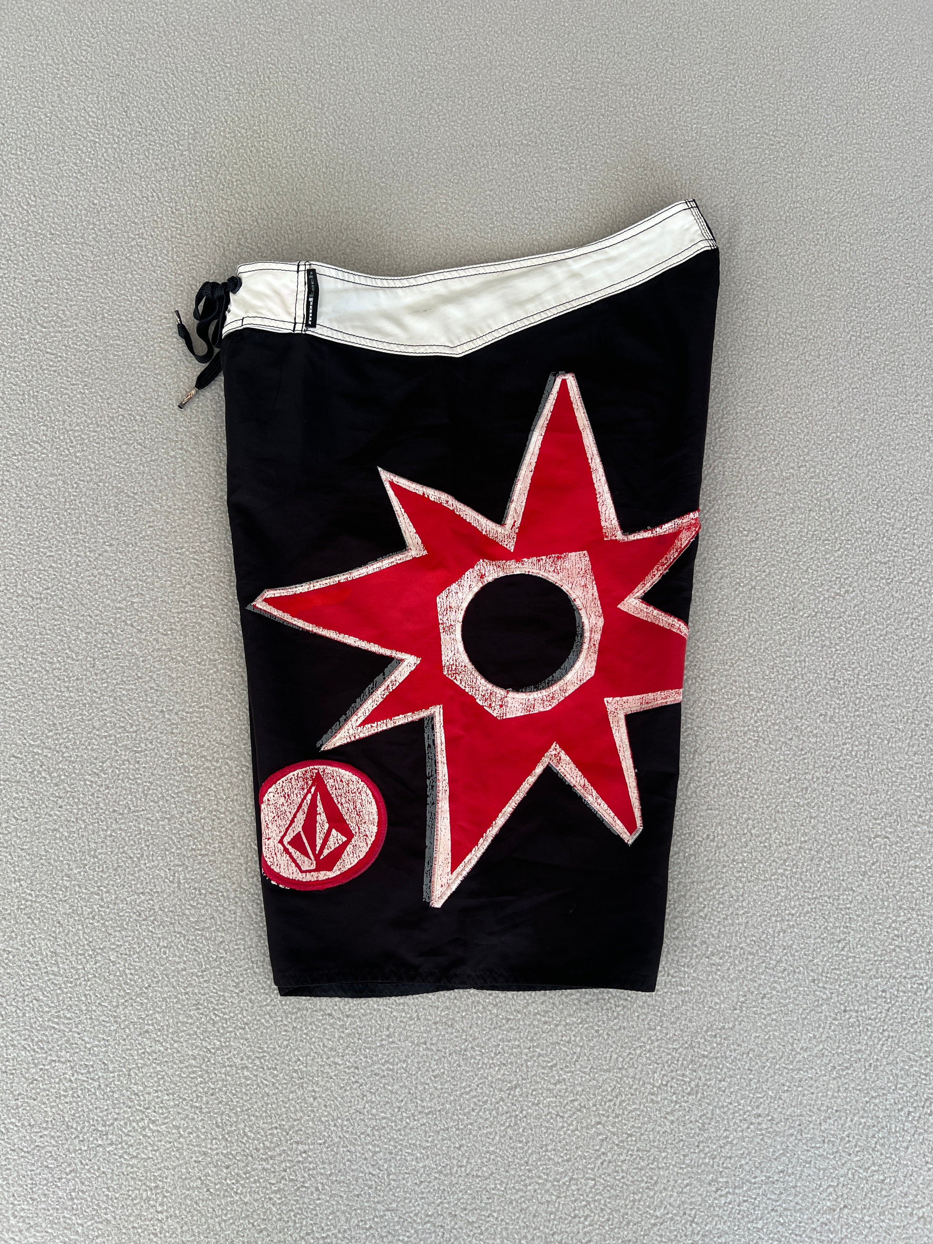 Vintage Volcom Signature Boardies - Size 32"
