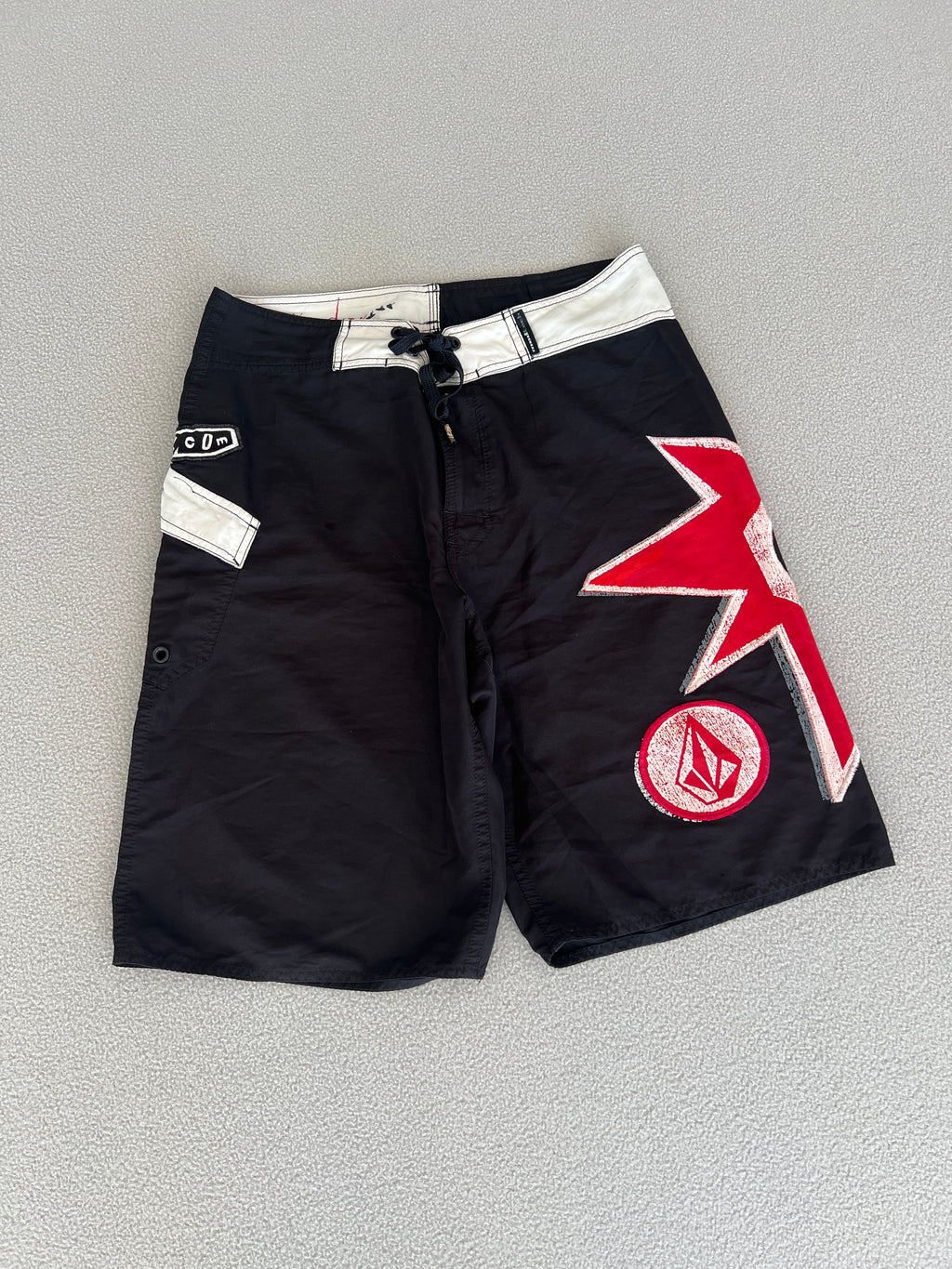 Vintage Volcom Signature Boardies - Size 32"