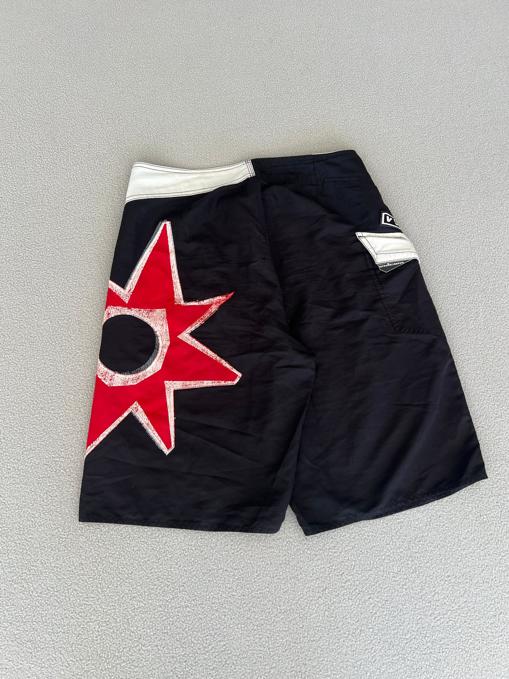 Vintage Volcom Signature Boardies - Size 32"
