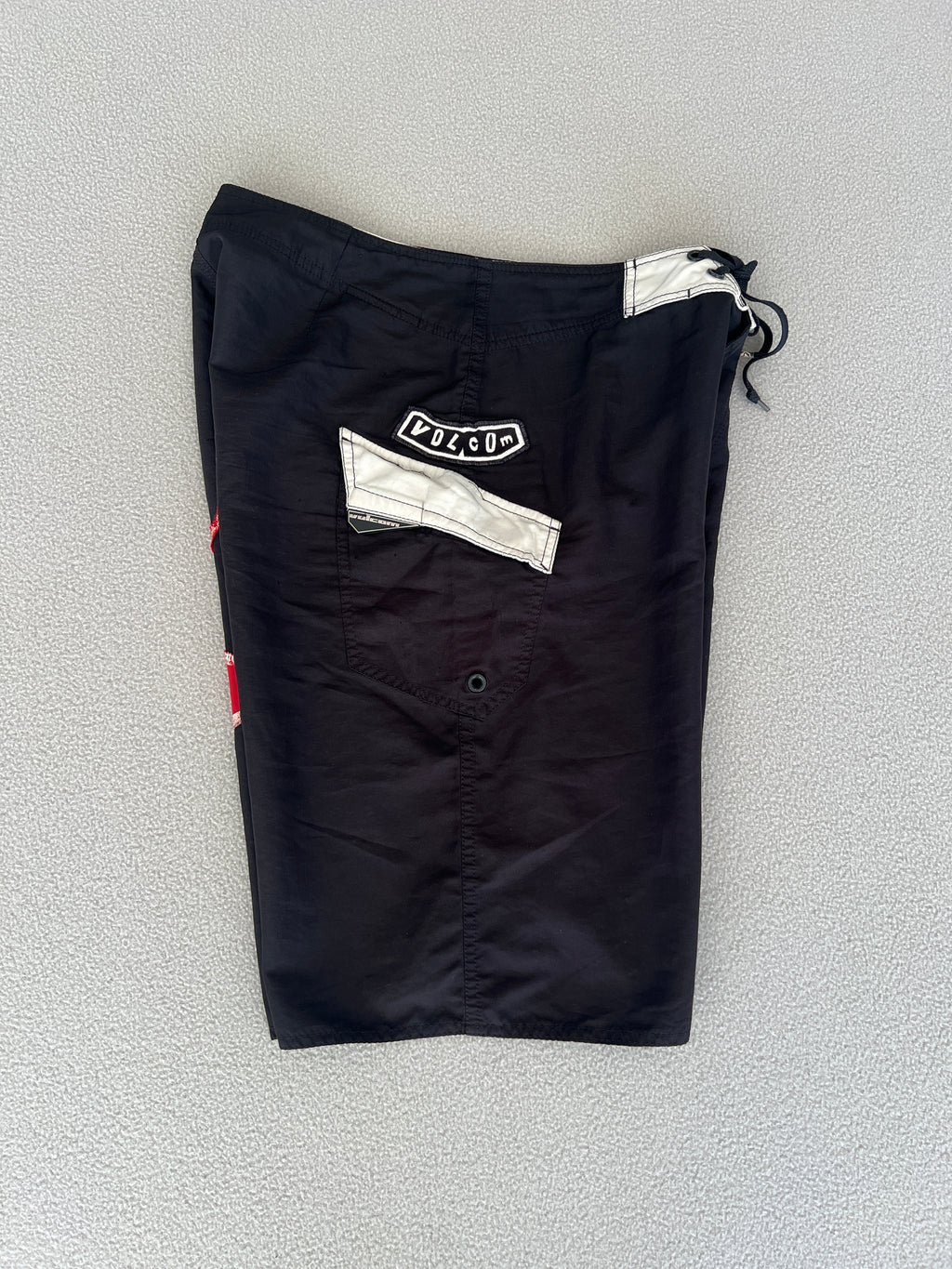 Vintage Volcom Signature Boardies - Size 32"