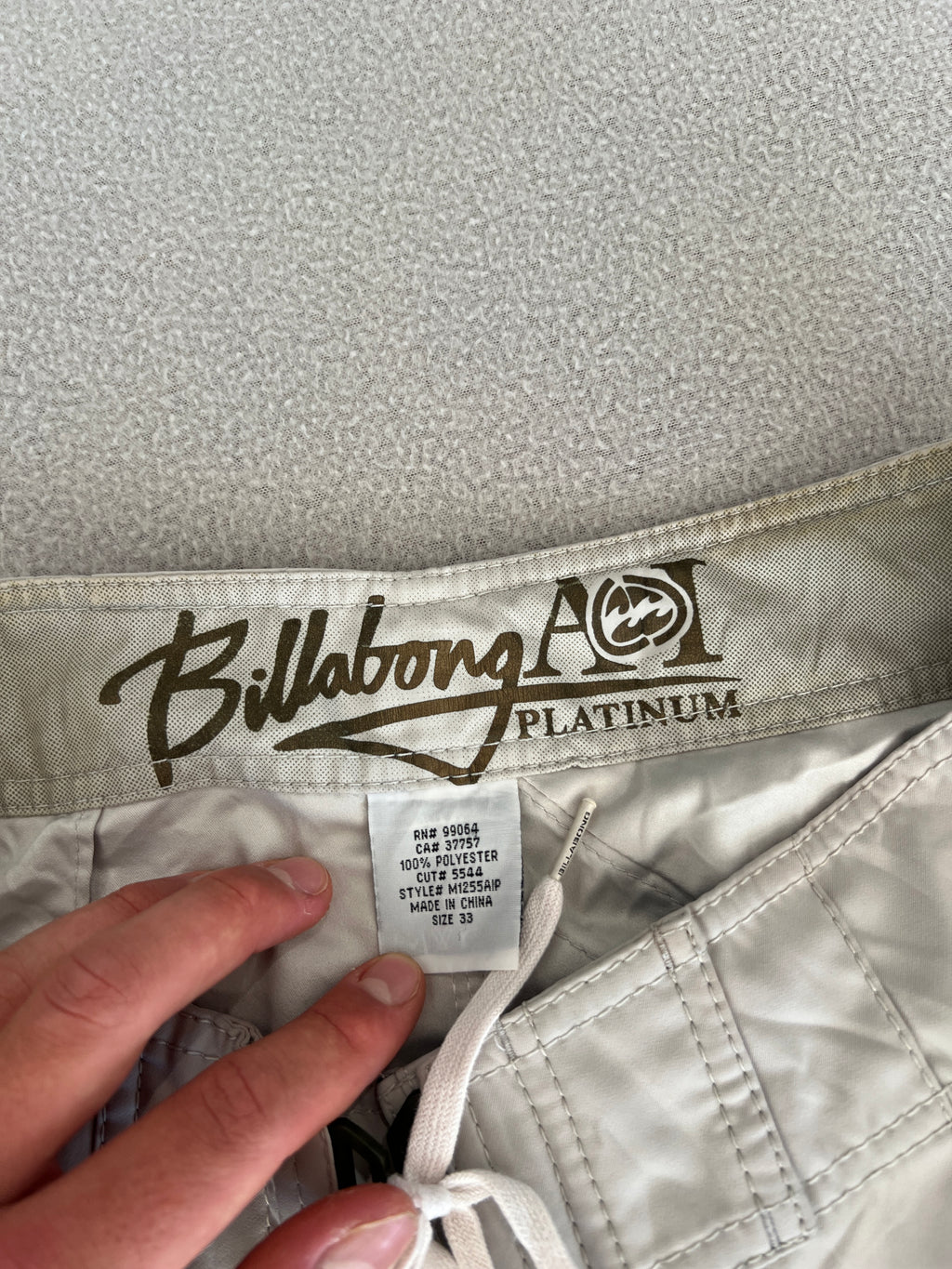 Vintage Billabong Andy Irons Signature Platinum Boardies - Size 33"