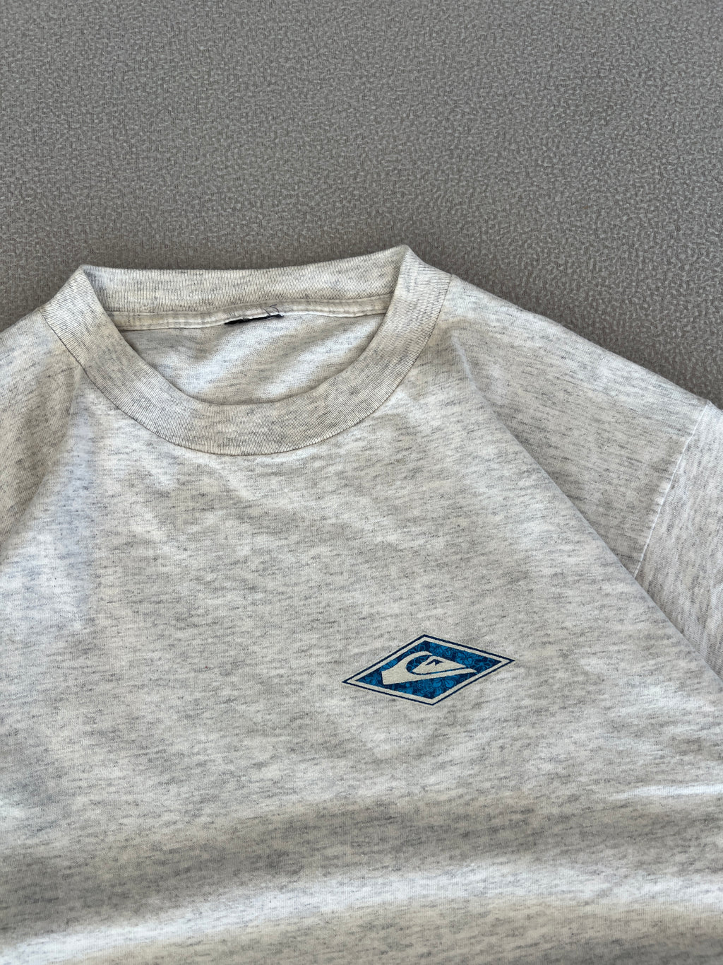 Vintage Quiksilver Tee Shirt - Size Medium