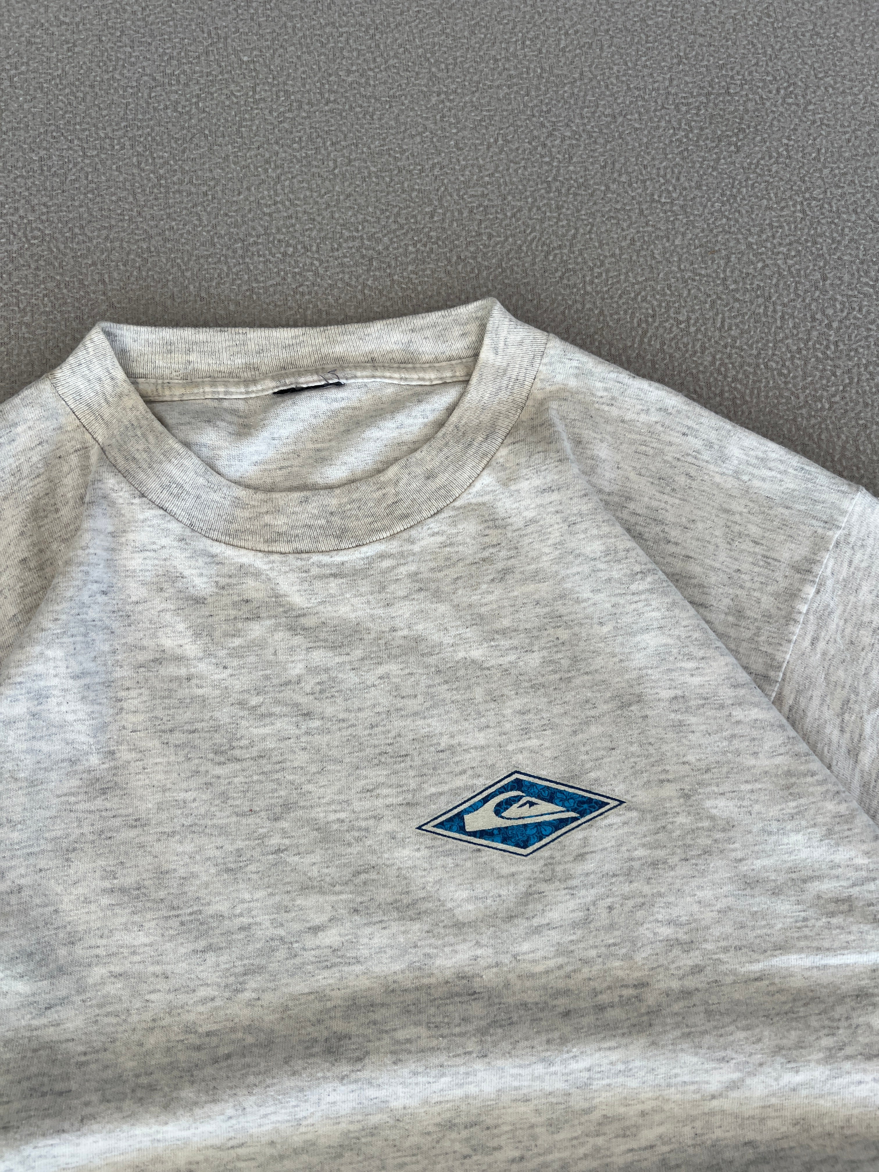 Vintage Quiksilver Tee Shirt - Size Medium