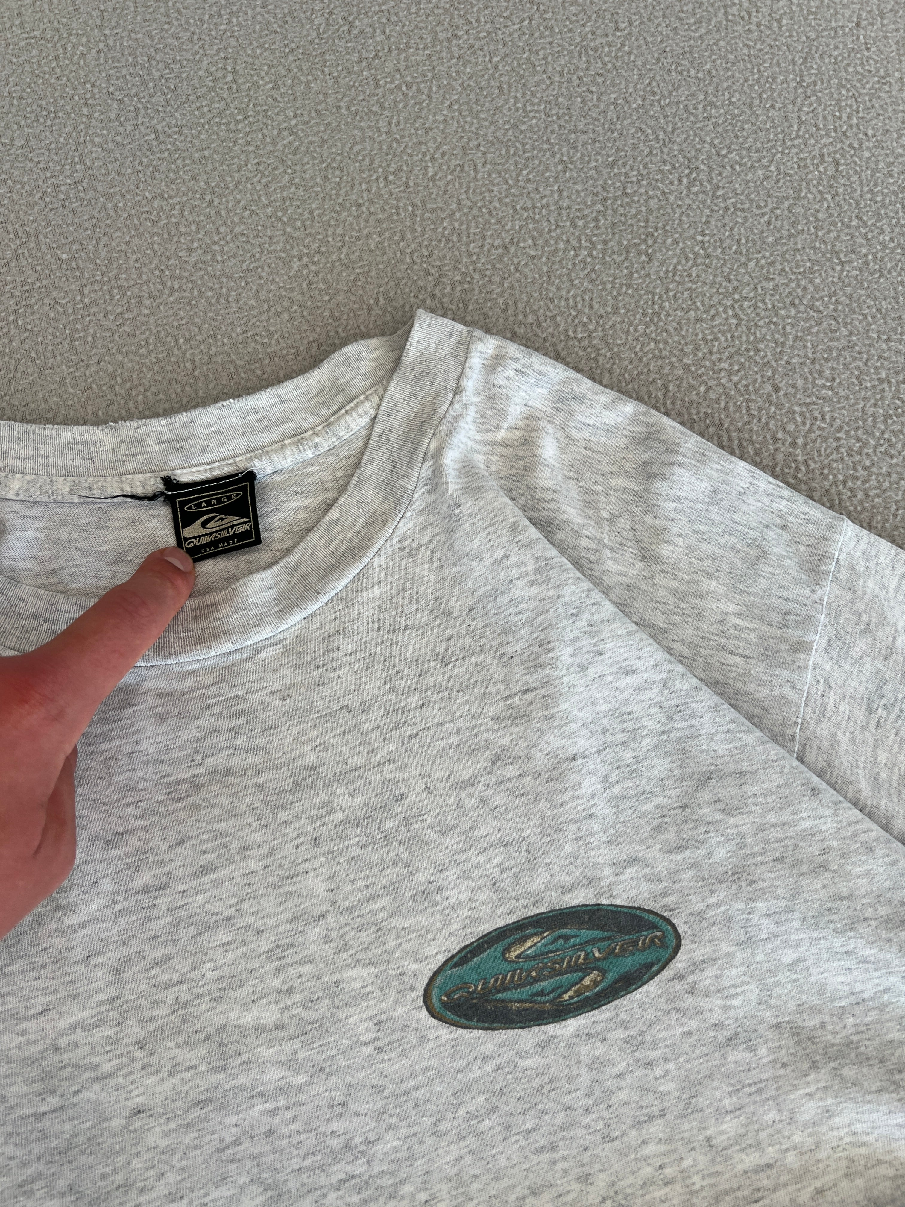Vintage Quiksilver Tee Shirt - Size Large