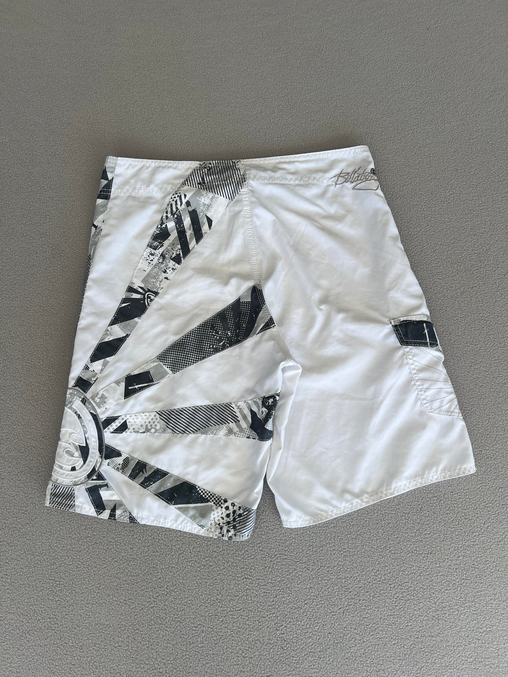 Vintage Billabong Andy Irons 'Rising Sun' Style Boardies - Size 36"
